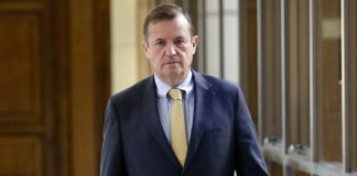 Luis Pardo llamó a autoridades frenteamplistas y octubristas de la región a pedir perdón a carabineros.