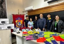 Estudiantes del Liceo Bicentenario Politécnico América reciben importantes donaciones del Centro General de Padres