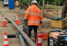 Más de 1.000 hogares beneficiados: Esval renovará red de aguas servidas en principal avenida de La Ligua