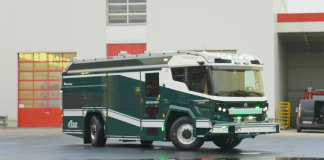 Se acerca a Chile: Bomberos de Santiago inicia embarque del primer carro bomba eléctrico de Latinoamérica