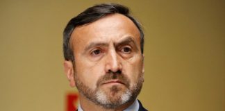 Tribunal decreta prisión preventiva para desaforado diputado Pulgar tras ser formalizado por violación a menor de edad