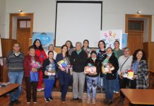 Pacientes oncológicos reciben mantitas de la campaña “Tejiendo Milagros”