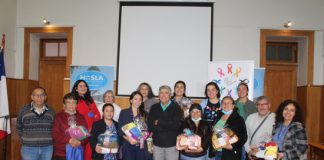 Pacientes oncológicos reciben mantitas de la campaña “Tejiendo Milagros”