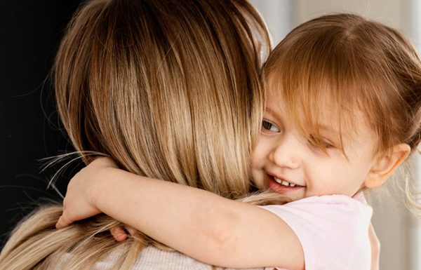 Maternidad después de los 40: los riesgos que sí existen y los mitos que siguen generando miedo