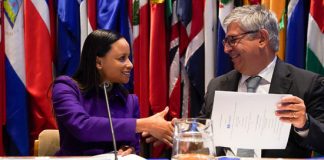 UNESCO y Fundación Santillana sellan alianza para transformar la educación en América Latina