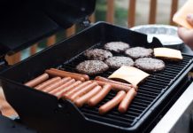 Cuidado en la parrilla y la cocina: Claves de higiene para evitar la contaminación cruzada y la grasa en Fiestas Patrias