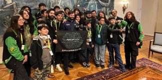 Equipo de Robótica Perceptrón y alcaldesa Dina González fueron recibidos por el Presidente Gabriel Boric en La Moneda