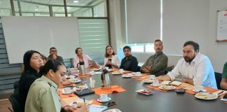 UDLA, organismos regionales y vecinos coordinan jornada de simulación y preparación ante incendios forestales en Villa La Pradera en Viña del Mar