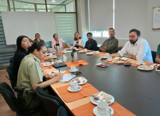 UDLA, organismos regionales y vecinos coordinan jornada de simulación y preparación ante incendios forestales en Villa La Pradera en Viña del Mar