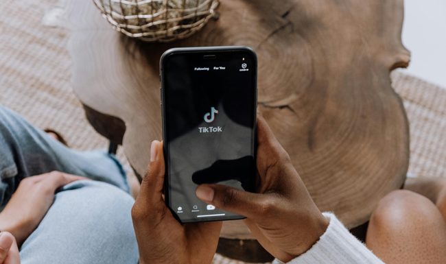 Experto de Asimov Consultores: “TikTok es el nuevo Google de los jóvenes chilenos”