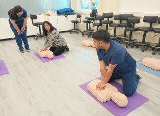 Talleres de primeros auxilios, alimentos y proyectos benefician a dirigentes de ollas comunes de Viña del Mar gracias a alianza entre UDLA y municipio