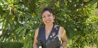 AGRICULTORA DE LA CRUZ DESTACA CON SU PRODUCCIÓN DE ACEITE DE PALTA