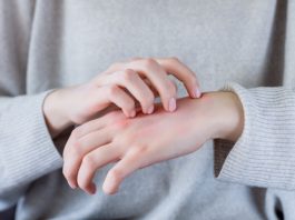 No solo el sol: cinco exposiciones comunes que pueden dañar tu piel en la recta final de las vacaciones