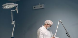 Cuando el algoritmo opina: los límites de la inteligencia artificial en la atención médica