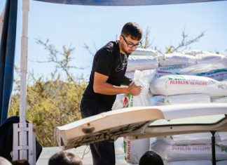 INDAP entrega 26 toneladas de alimento animal a agricultores de Olmué