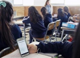 Colegios sin celulares: el nuevo desafío comunicacional en entornos educativos