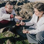 Investigador desarrolla bebida con propiedades pre y probióticas hecha con algas chilenas para la salud intestinal