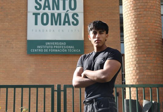 Estudiante de Santo Tomás Viña del Mar representa a Chile en Campeonato Sudamericano de Lucha de Brazos en Argentina