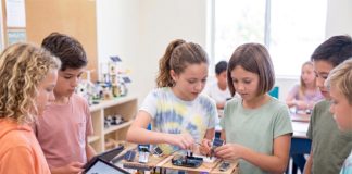 En la era de la inteligencia artificial, los colegios apuestan por las habilidades que las máquinas no pueden reemplazar